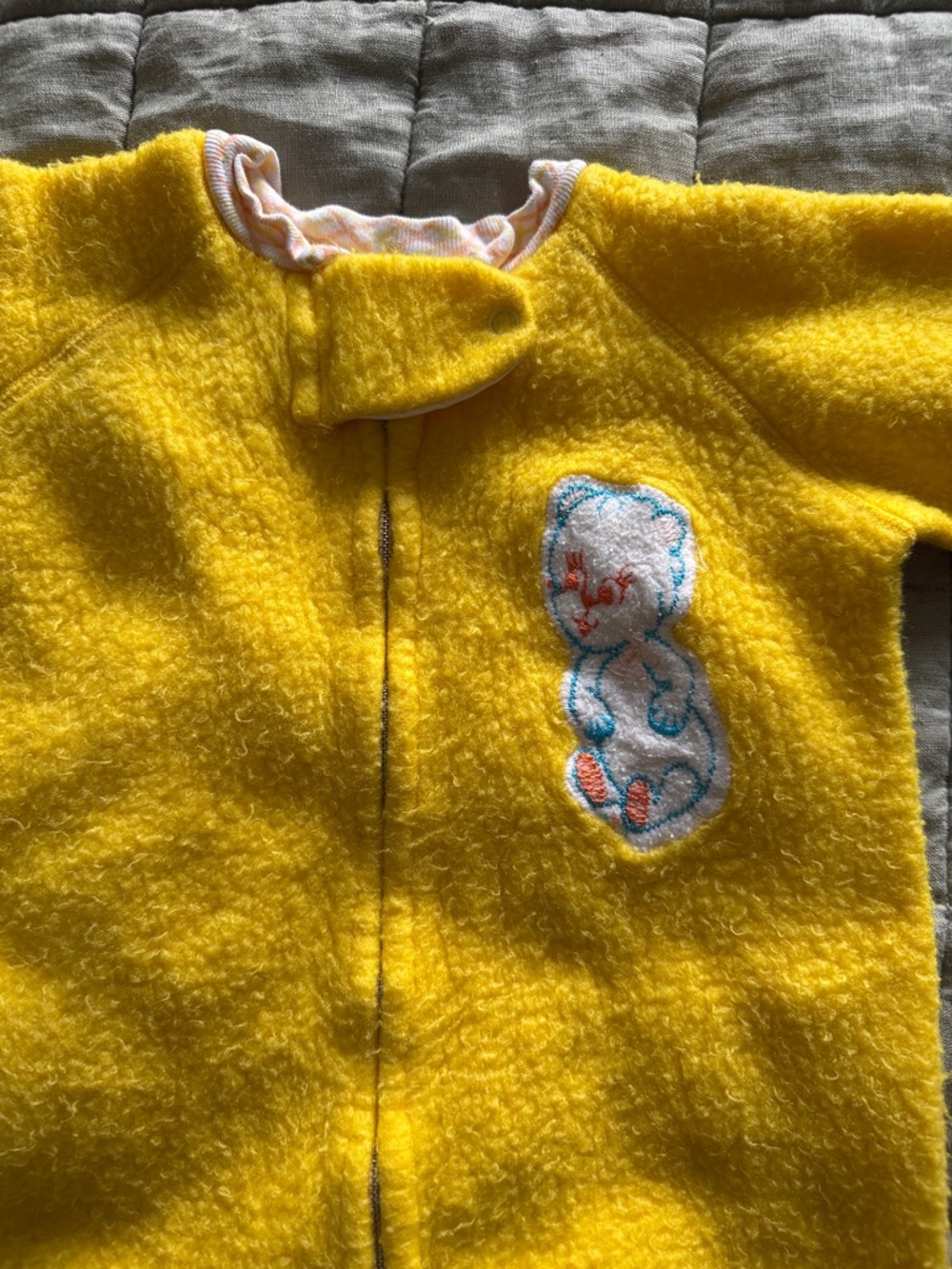 Vintage 70s Yellow Footed Pajamas Baby 9–12 Months | Retro One Piece Sleeper - Picture 2 of 6